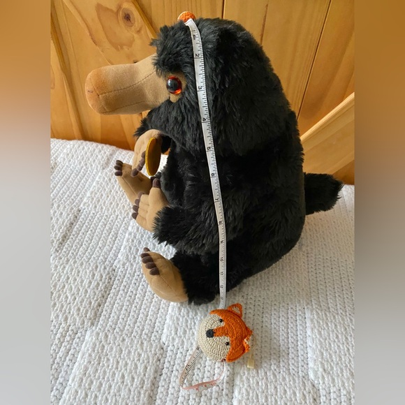The Noble Collection Fantastic Beasts Niffler Plush - Picture 12 of 12